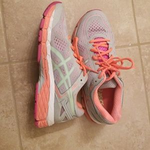 Asics gel shoes